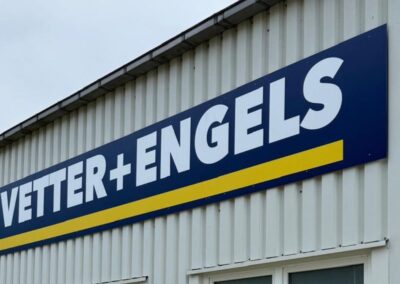 Au&szlig;enwerbung durch W2 Werbung - Impressionen bei einem Kunden vor Ort