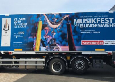 W2 Werbung Referenz f&uuml;r Fahrzeugfolierung eines Bullis 03