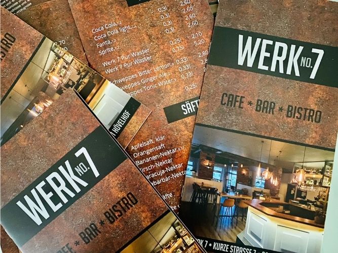 Printdesign mit W2 Werbung in Paderborn; auf dem Bild zu sehen ist eine beispielhafte Speisekarte eines Kunden